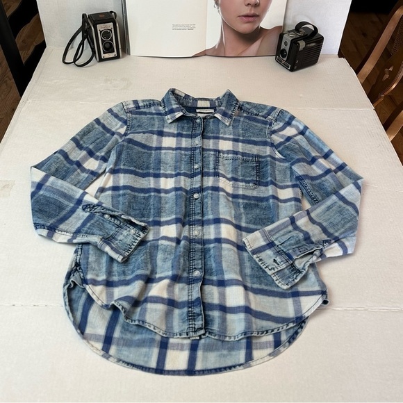American Eagle Outfitters button down plain - Picture 1 of 8
